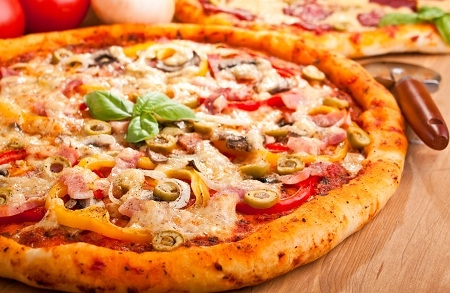 Pizze, lasagne i ro&scaron;tilj u DALMATINU na Malom jarunskom jezeru