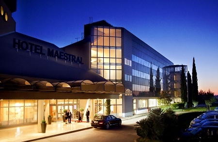 Priu&scaron;tite si kvalitetan odmor u hotelu MAESTRAL u Novigradu