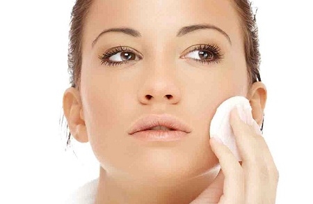 Dijamantna mikrodermoabrazija s vakuumom uz vitaminski serum i masku