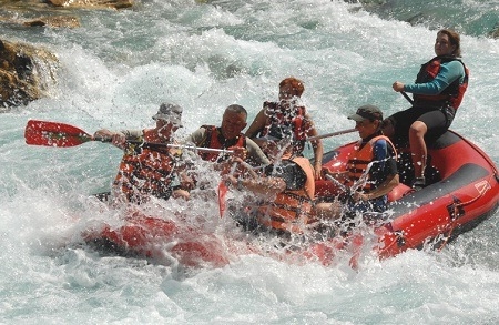Rafting kamp IVONA vodi vas na rafting na rijeci Tari uz 2 noćenja za 1 osobu