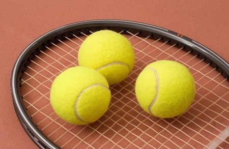 8 termina za tenis na zemljanim terenima Teniskog kluba SPINER