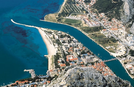 Uživajte u luksuznom Garni hotelu DIADEM uz prekrasan pogled na more i kanjon Cetine
