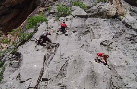 BEARFOOT ADVENTURE vodi vas na dan sportskog penjanja u NP Paklenica