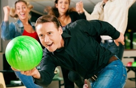 Samo 24 kune po osobi za 2 sata bowlinga i puno zabave u BOWLING CENTRU 300