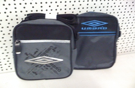 Sportska torbica marke UMBRO, iz bogate ponude trgovine VELJA&Scaron;