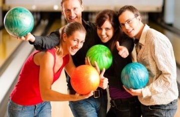 BOWLING - 2h lude zabave za 6 osoba, uz 6 pari cipela, 3l soka ili piva i jumbo pizzu